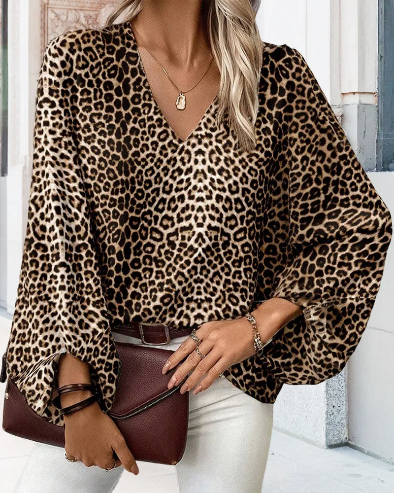 Fashionable leopard print V-neck lantern sleeve top