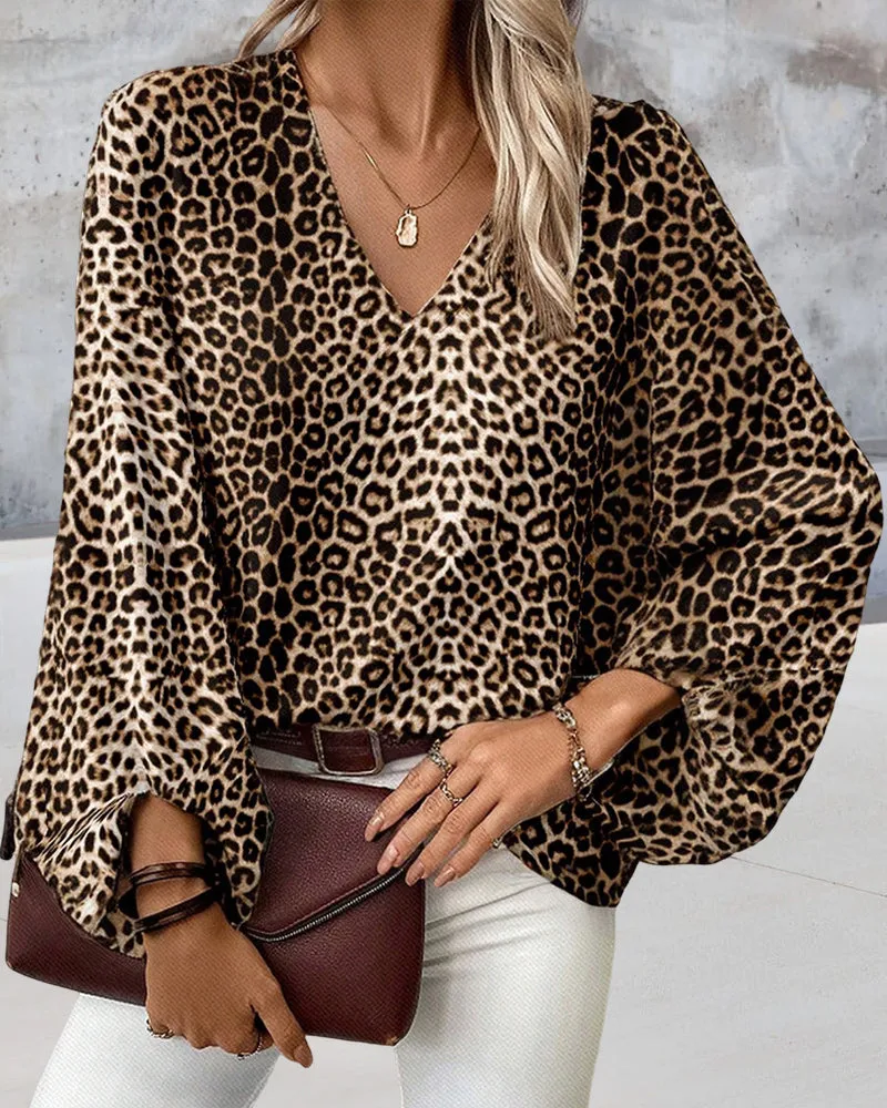 Fashionable leopard print V-neck lantern sleeve top